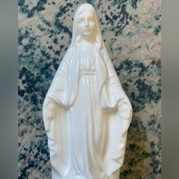 White Mary planter - Picture 5 of 5